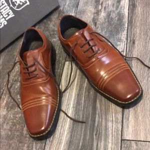 Boys Stacy Adams Shoes size 6